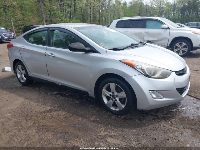 Salvage Hyundai ELANTRA Image