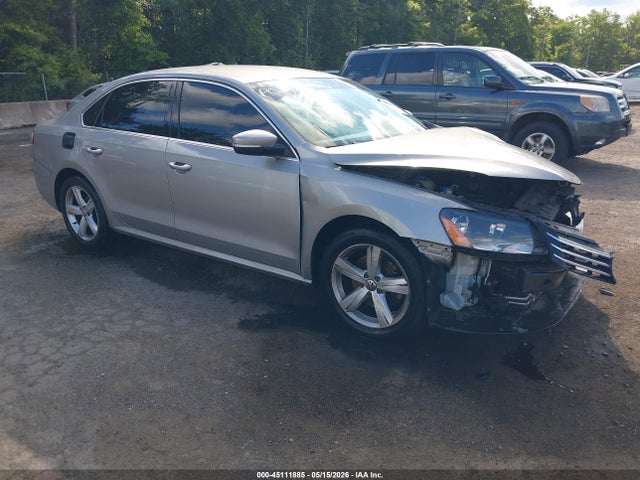 Salvage Volkswagen Passat Image