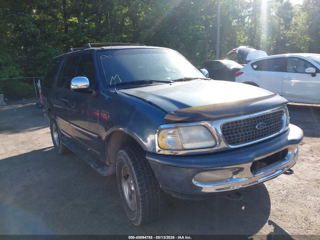 Salvage Ford Expedition Image