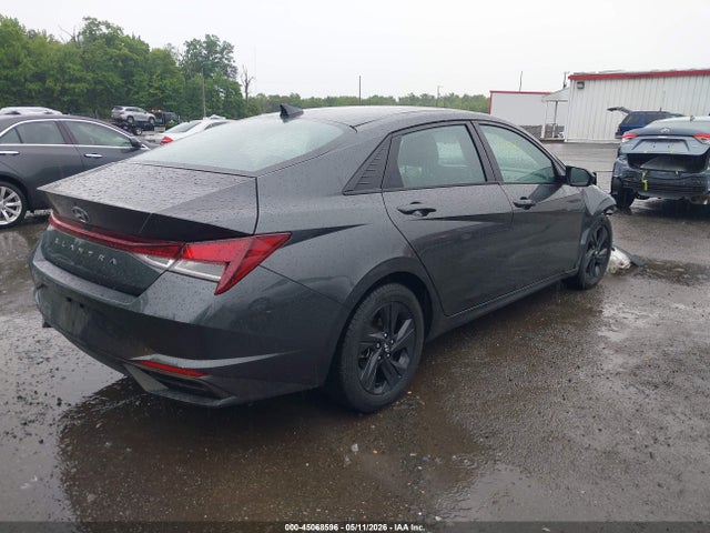 Hyundai ELANTRA Sel