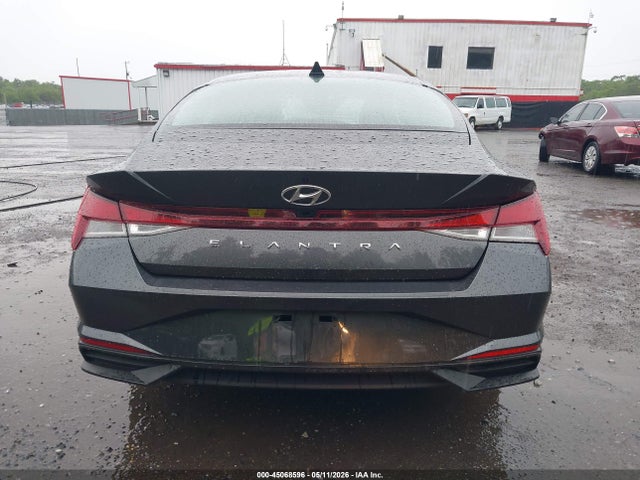 Hyundai ELANTRA Sel