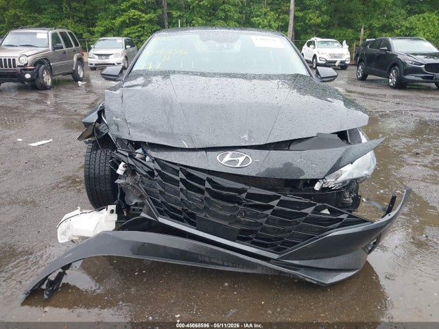 Hyundai ELANTRA Sel