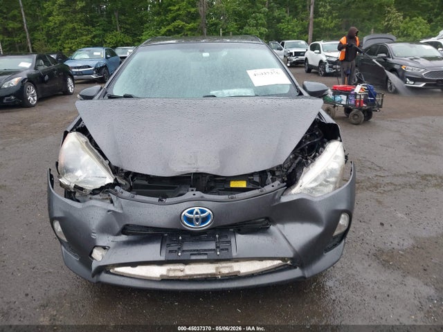 Toyota Prius c Two