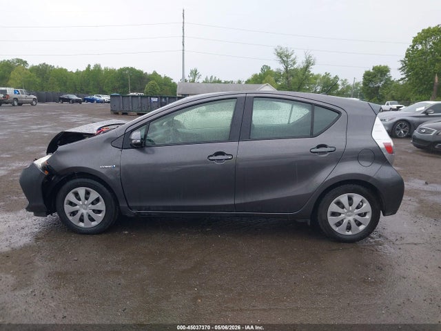 Toyota Prius c Two