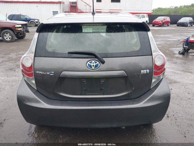 Toyota Prius c Two