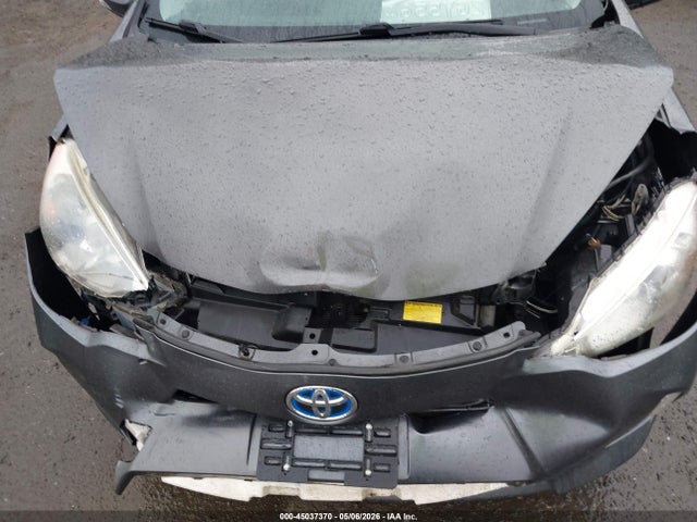 Toyota Prius c Two