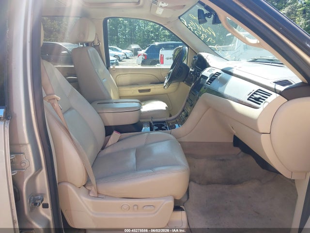 Cadillac Escalade Standard