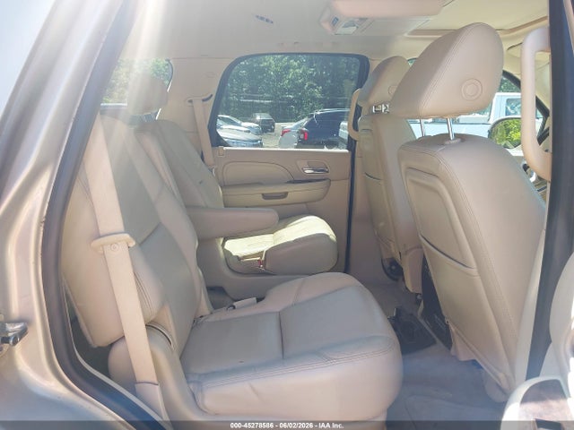 Cadillac Escalade Standard