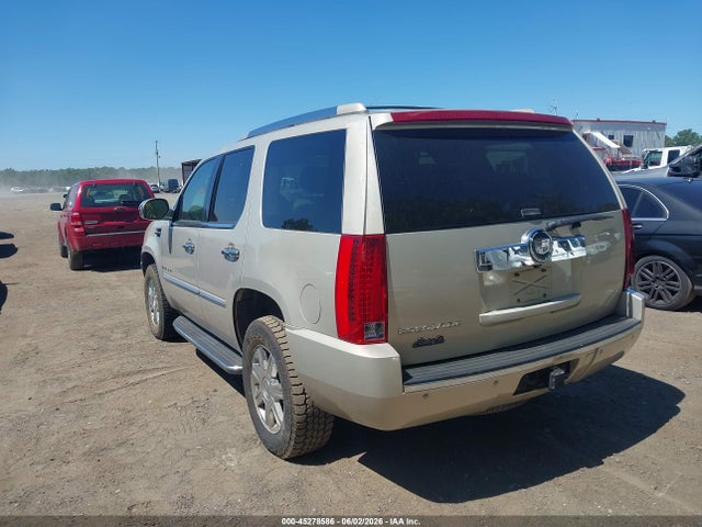 Cadillac Escalade Standard