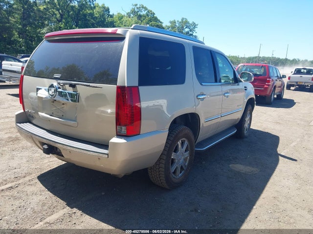 Cadillac Escalade Standard