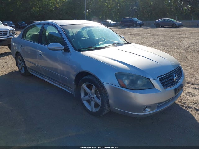 Salvage Nissan Altima Image