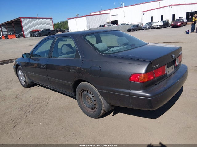 Toyota Camry Le V6