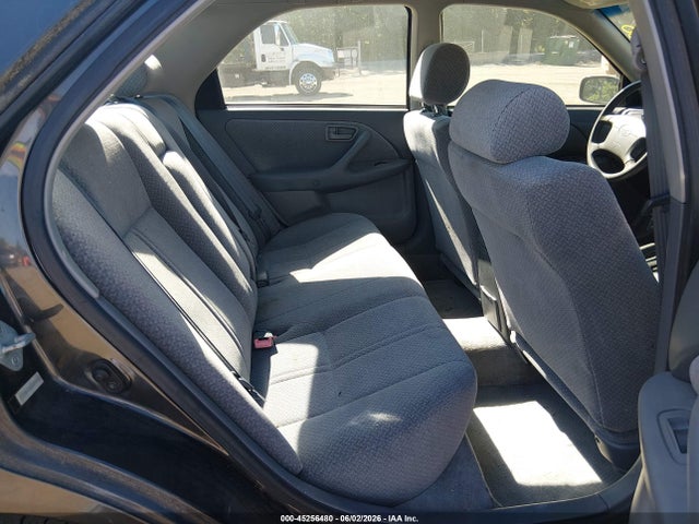 Toyota Camry Le V6