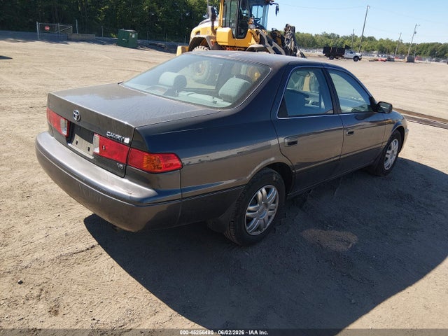 Toyota Camry Le V6