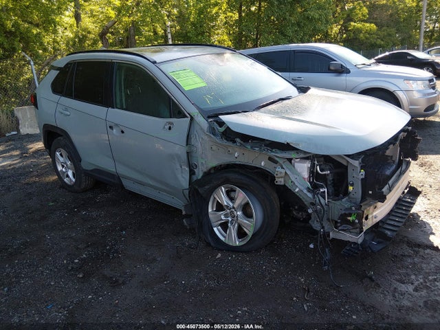 Salvage Toyota RAV4 Image