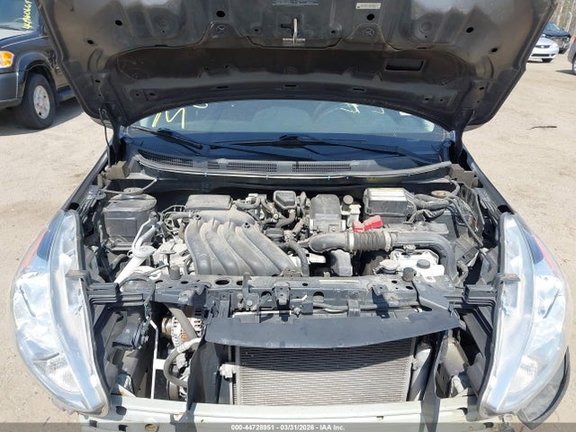 Nissan Versa 1.6 S+