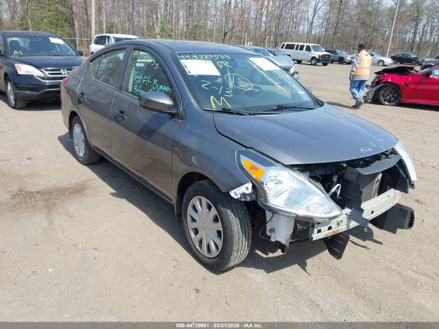 Salvage Nissan Versa Image