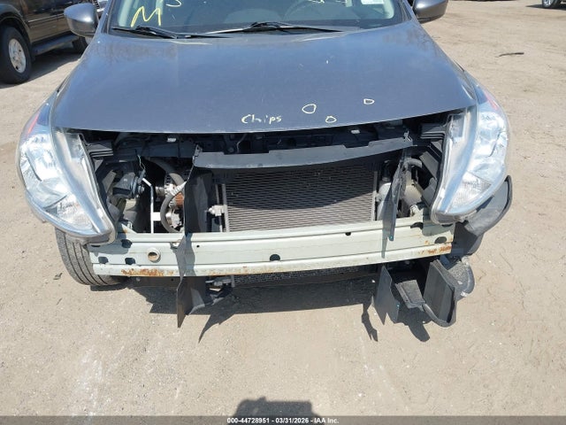 Nissan Versa 1.6 S+