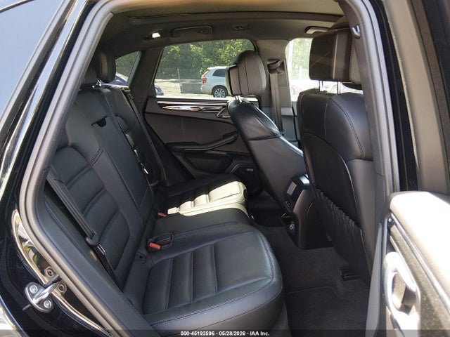 Porsche Macan S