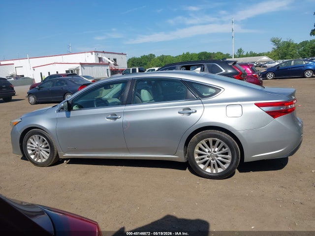 Toyota Avalon Hybrid Limited