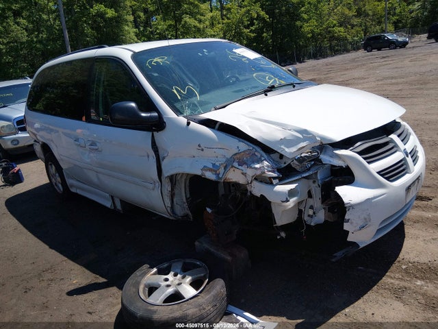Salvage Dodge Grand Caravan Image