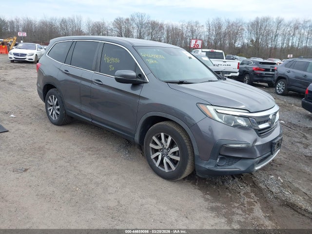 Salvage Honda Pilot Image