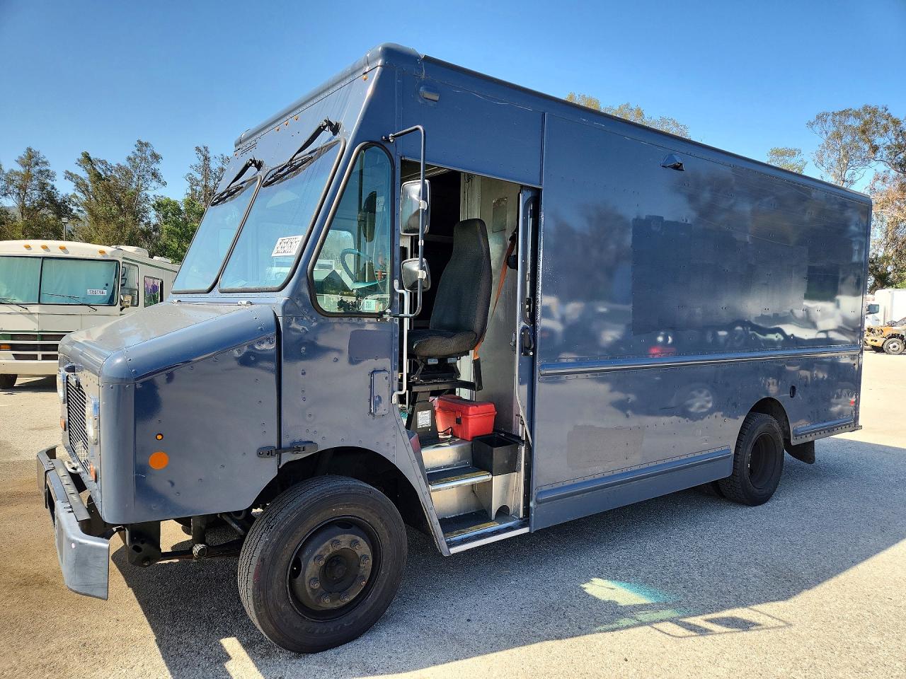 Salvage Freightliner Chassis Image
