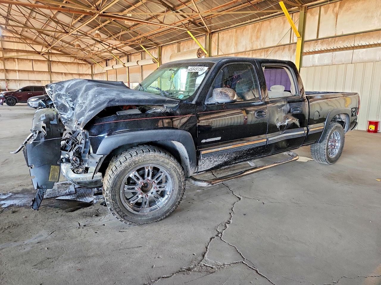 Salvage Chevrolet Silverado Image