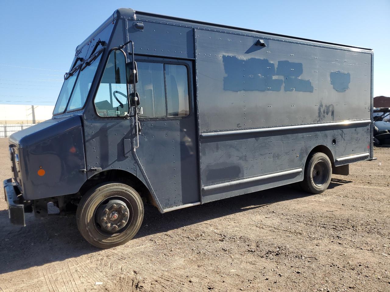Salvage Freightliner Chassis Image