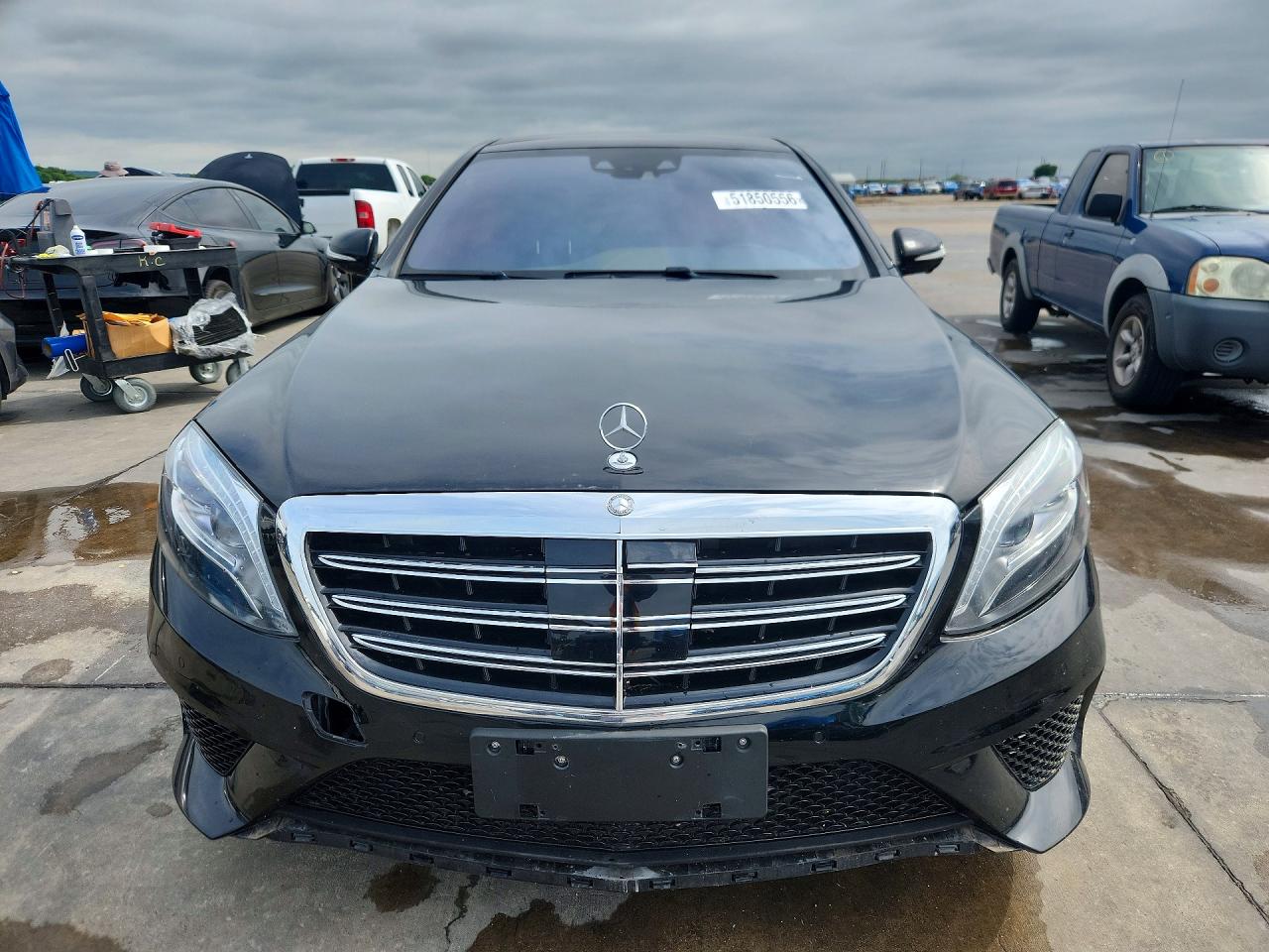 Mercedes-Benz S-Class 550