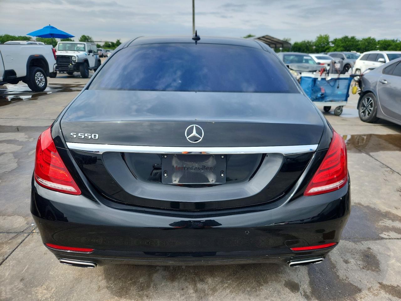 Mercedes-Benz S-Class 550