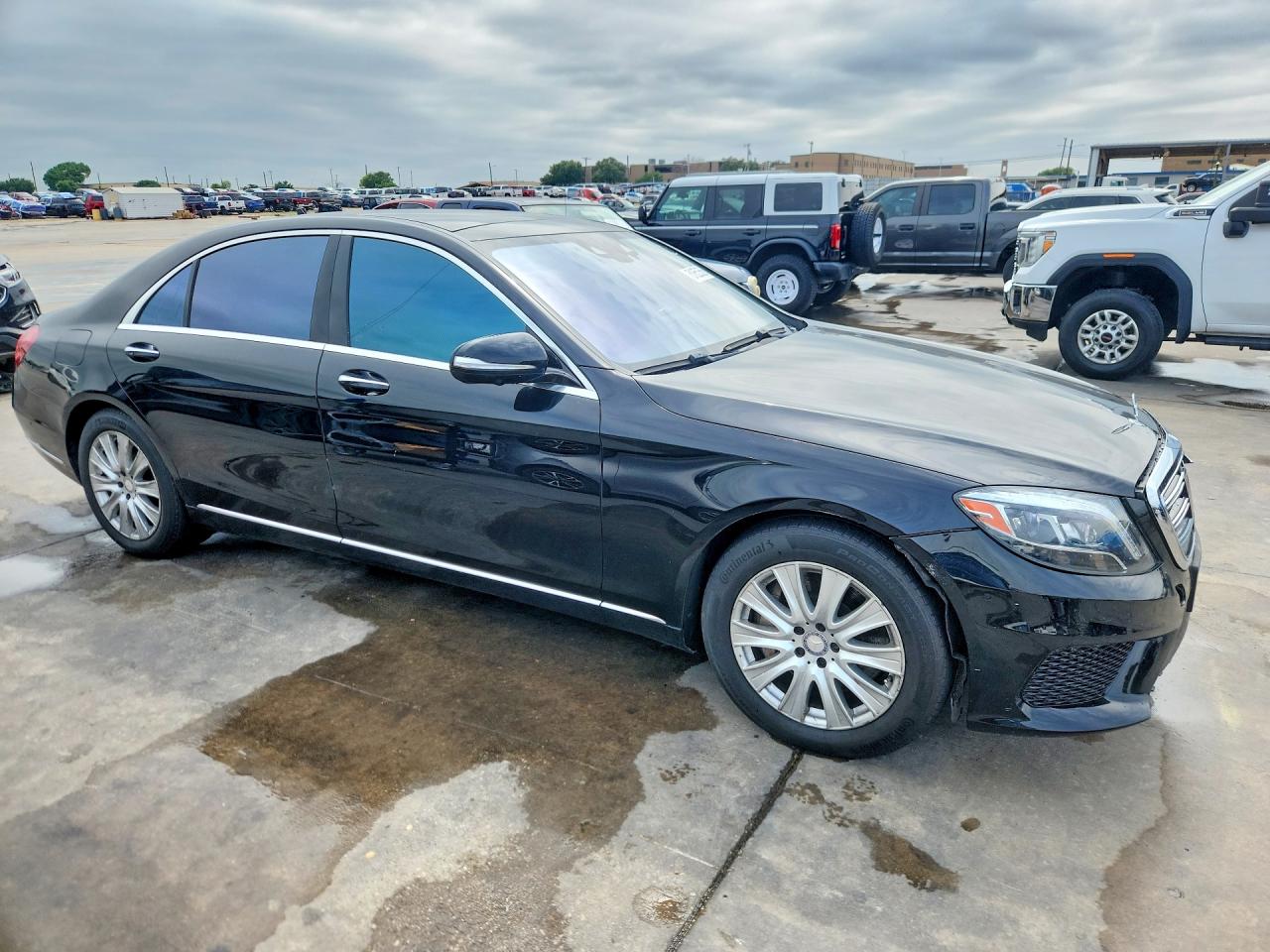 Mercedes-Benz S-Class 550