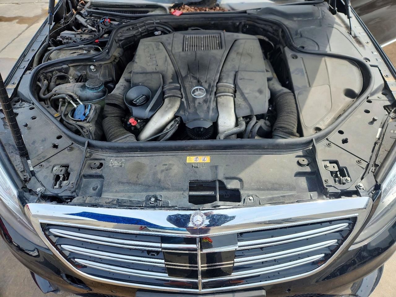 Mercedes-Benz S-Class 550