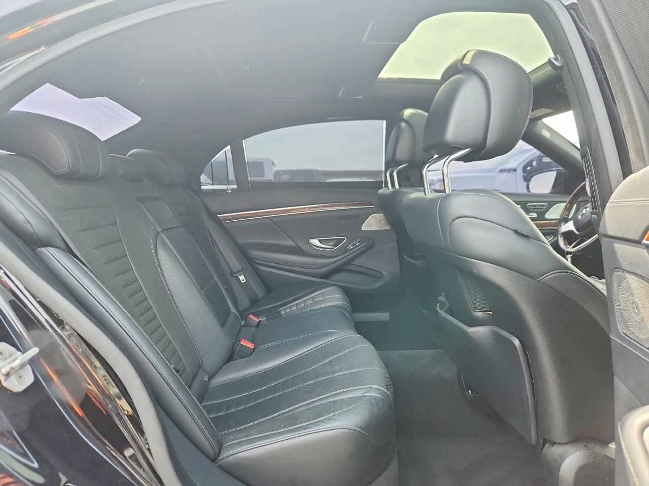 Mercedes-Benz S-Class 550