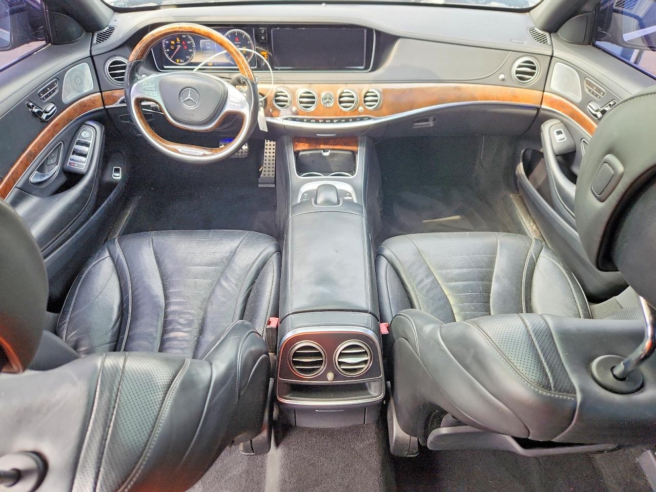 Mercedes-Benz S-Class 550