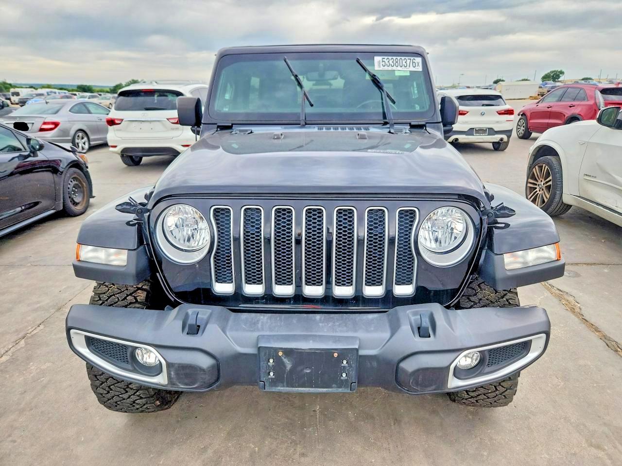 Jeep Wrangler Sahara