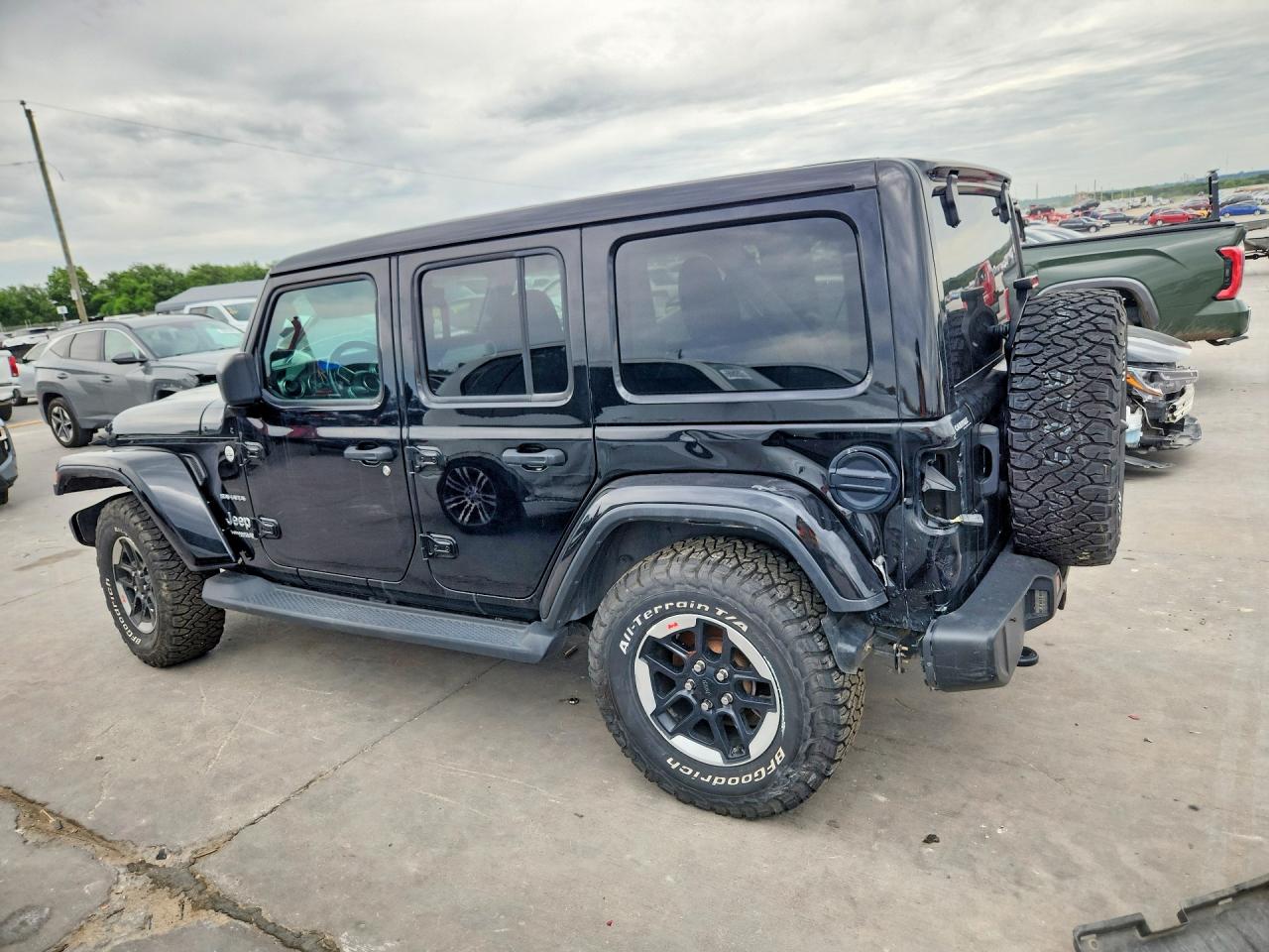 Jeep Wrangler Sahara