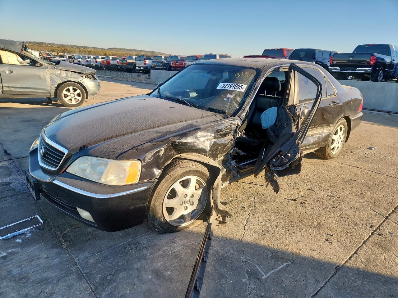 Salvage Acura RL Image