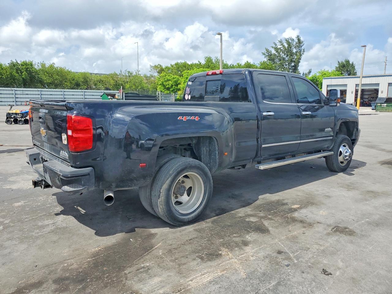 Chevrolet Silverado K3500 High Country