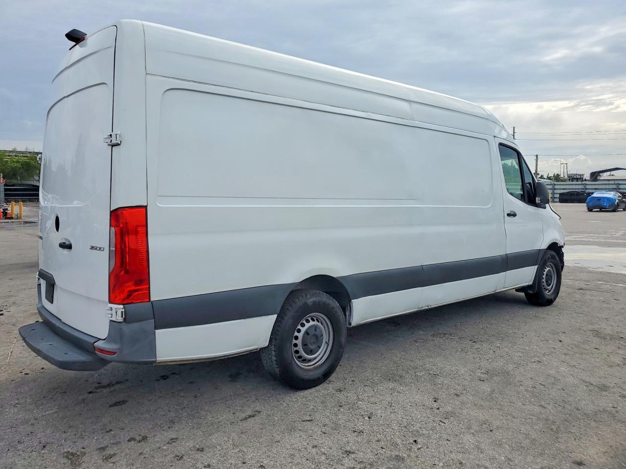 Mercedes-Benz Sprinter 2500