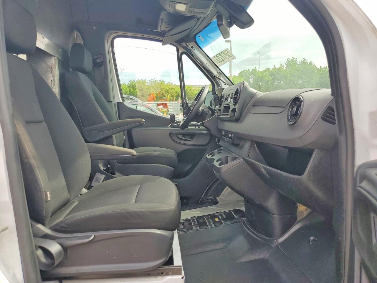 Mercedes-Benz Sprinter 2500