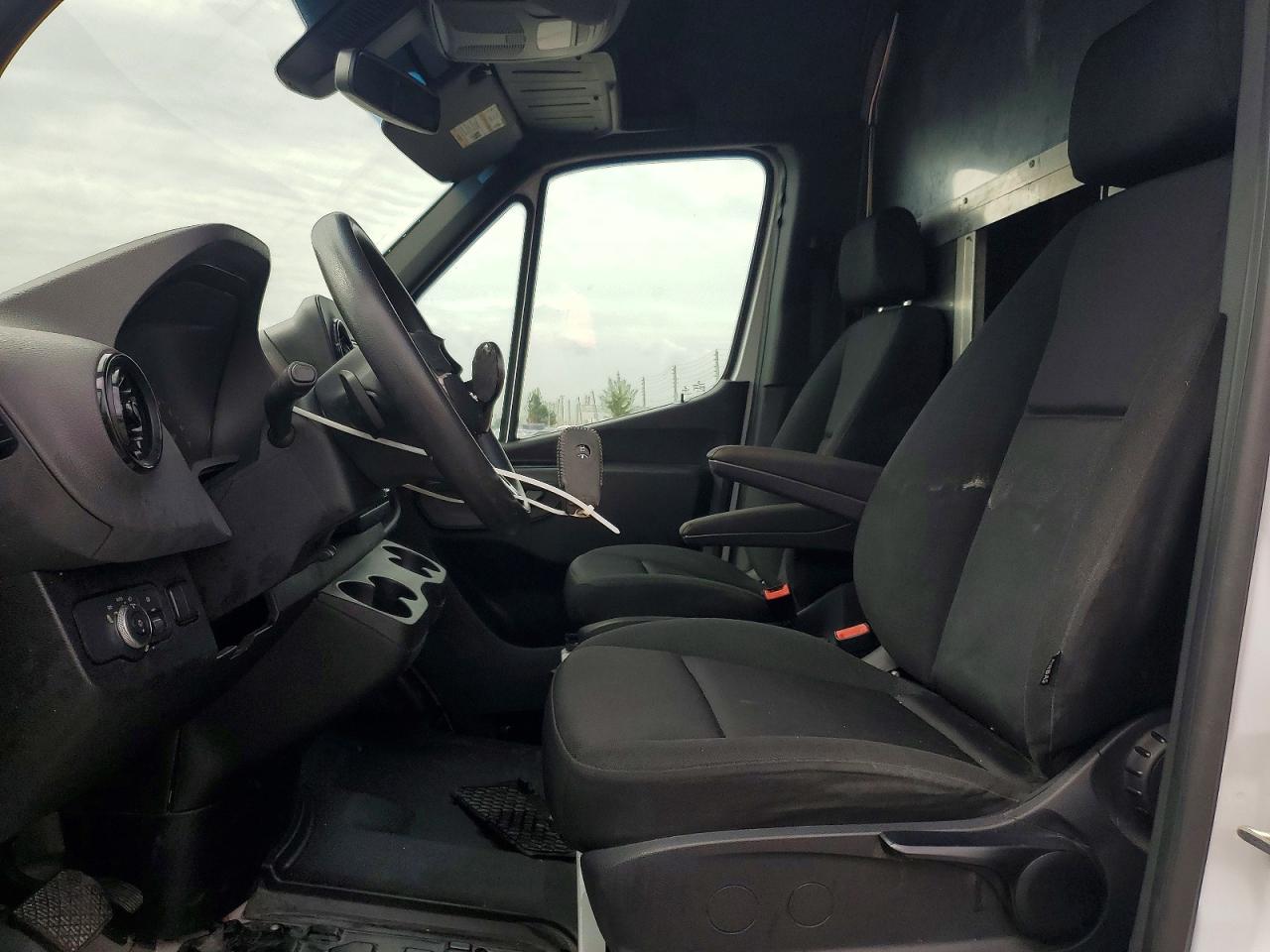 Mercedes-Benz Sprinter 2500