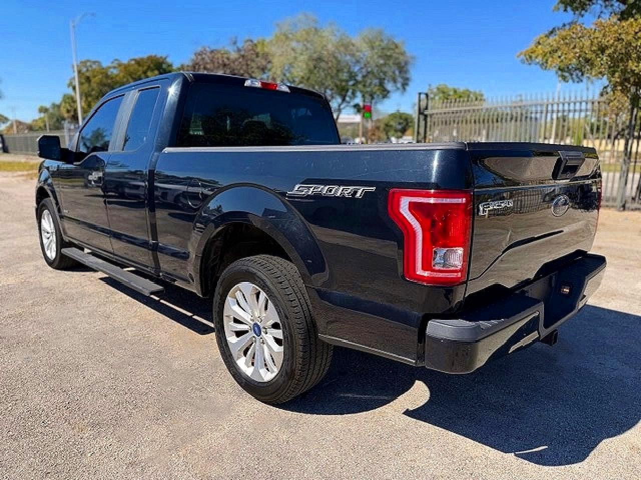 Ford F-150 Super Cab