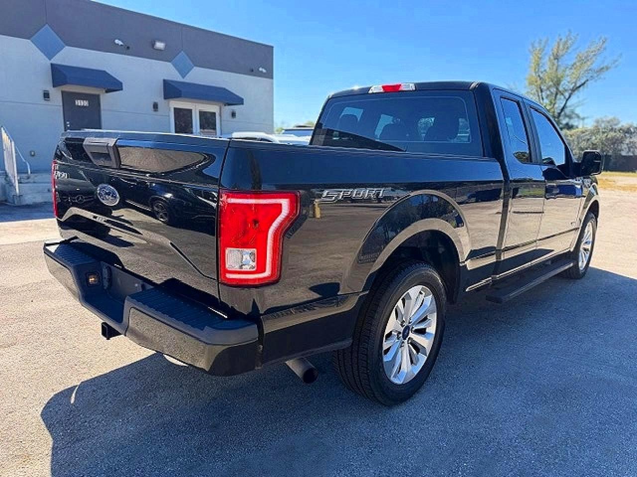 Ford F-150 Super Cab