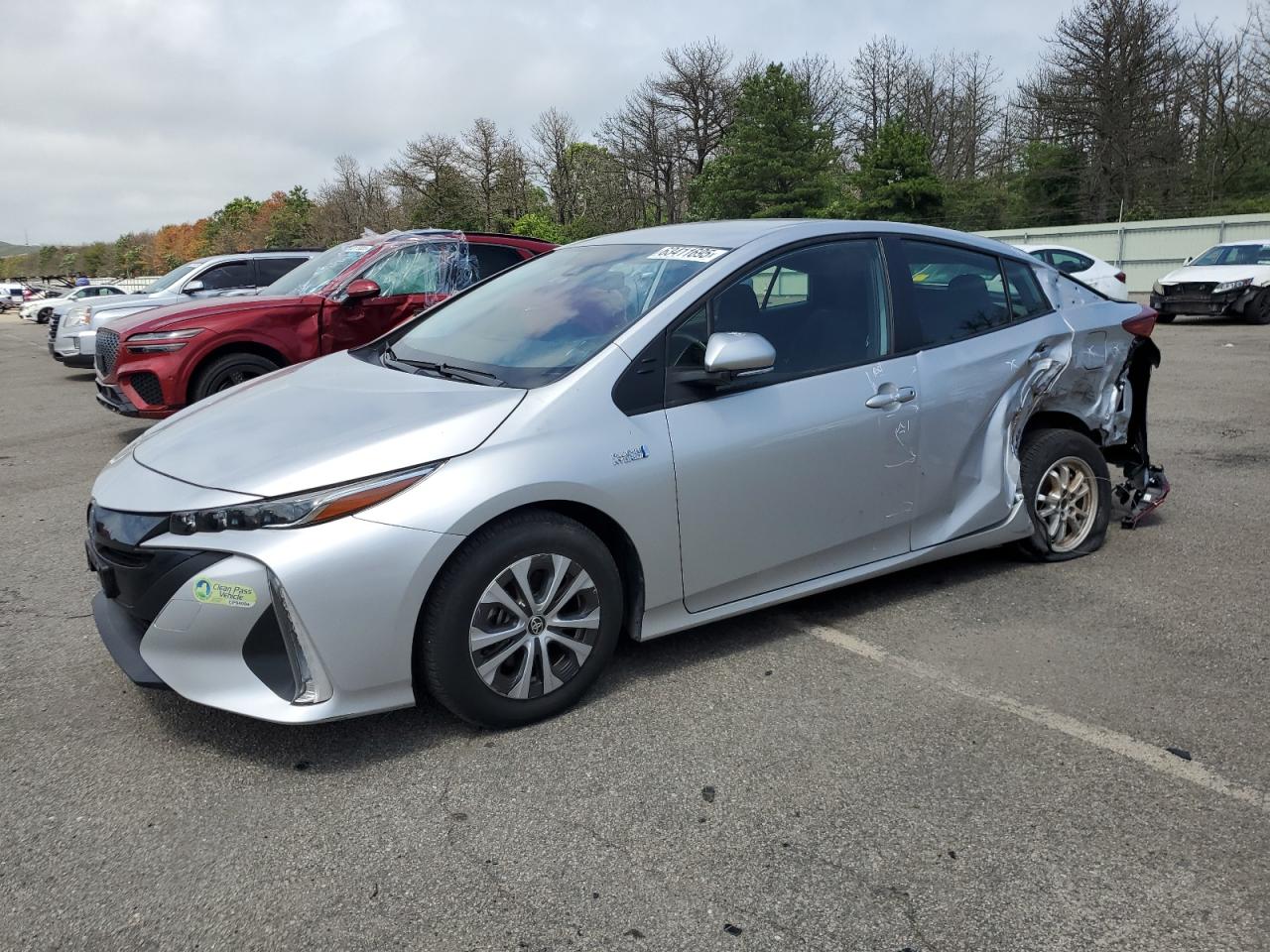 Salvage Toyota Prius Image
