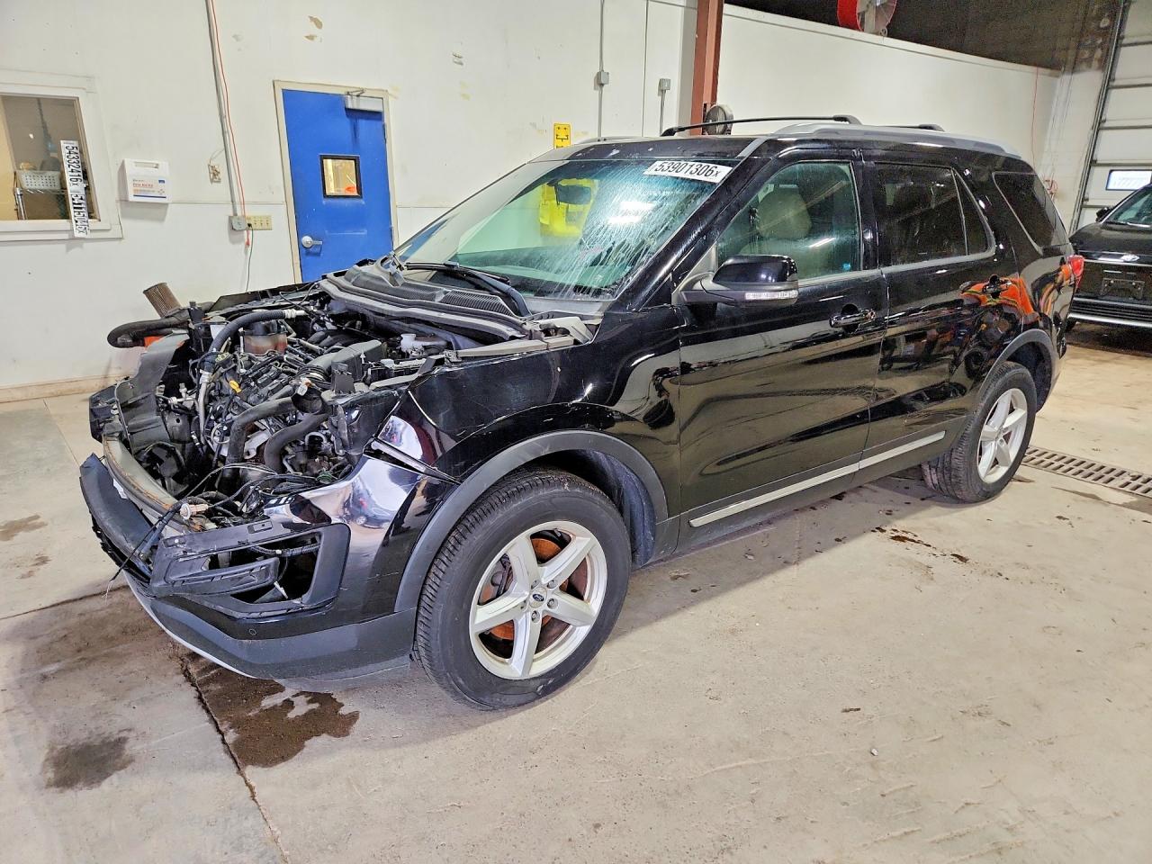 Salvage Ford Explorer Image