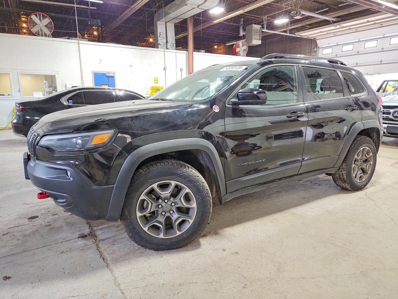 Salvage Jeep Cherokee Image