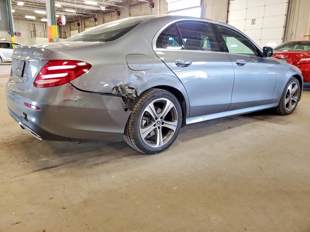 Mercedes-Benz E-Class 300 4matic