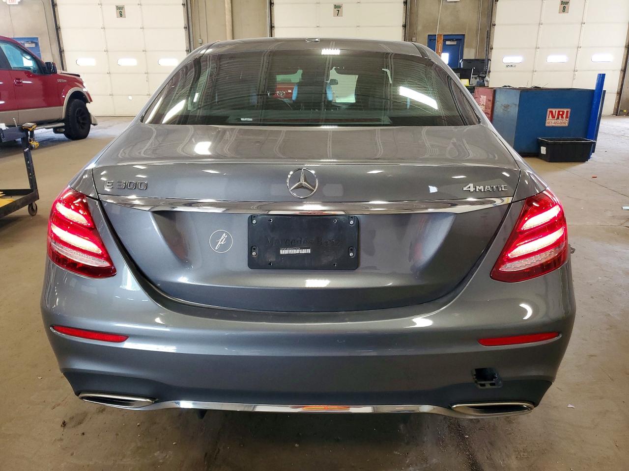 Mercedes-Benz E-Class 300 4matic