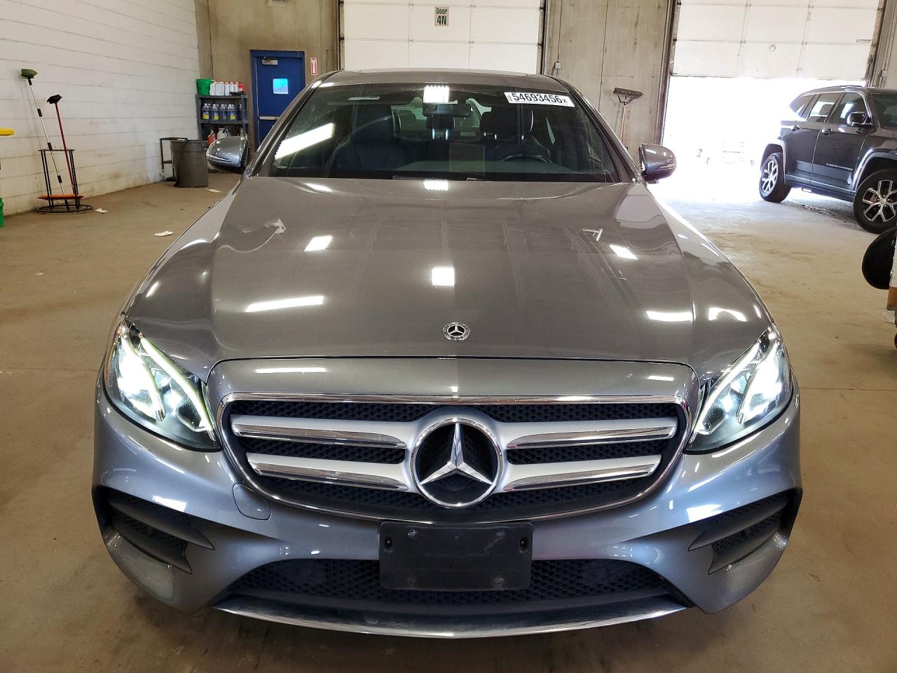 Mercedes-Benz E-Class 300 4matic